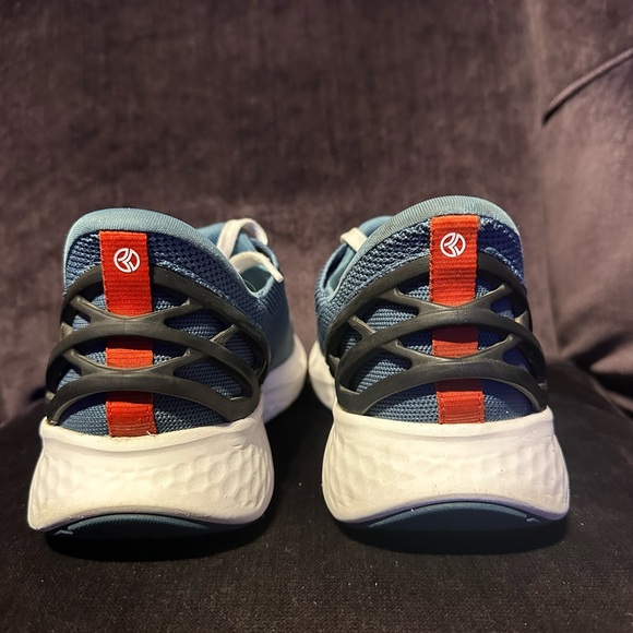 KIZIK Athens Unisex M7.5/W9 Blue White Cushioned Slip On Comfort Shoes - Picture 3 of 7